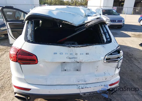 2017 Porsche Cayenne Platinum Edition z USA, uszkodzony, nr VIN WP1AA2A27HKA81851